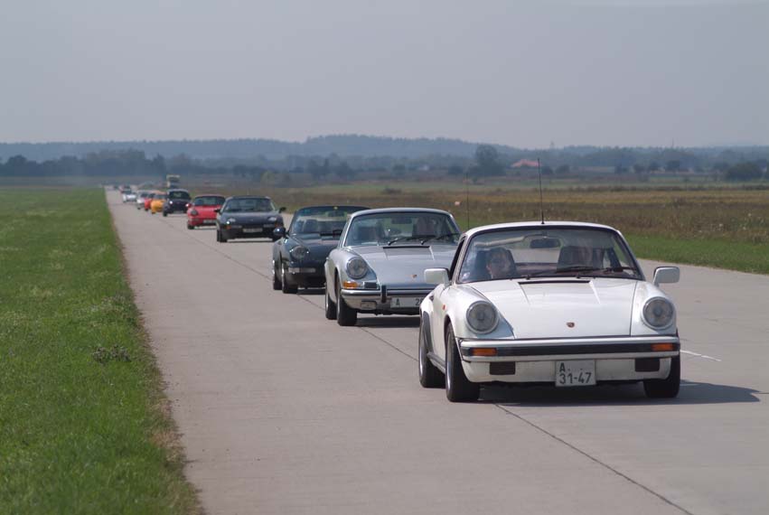 282 PORSCHE 4 9 2004 1